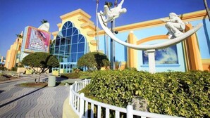 Shopping centre - 8023 Magnolia Ave (Cape Canaveral)