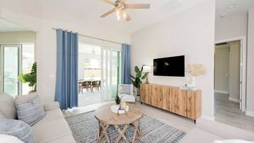 House (4 Bedrooms) | Interior