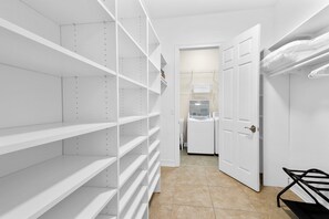 獨棟房屋 (5 Bedrooms) | 衣櫃