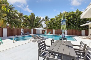 Outdoor dining - 308 Formosa Drive (Cocoa Beach)