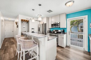 House (5 Bedrooms) | Interior - 111 S Atlantic Ave (Cocoa Beach)