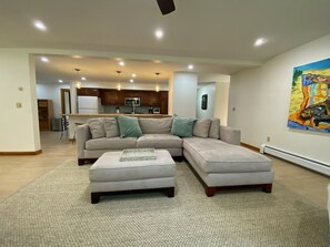 Smart-tv, boeken en een printer