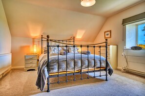 3 bedrooms, iron/ironing board, free WiFi, bed sheets - Gag Barn (Ashbourne)