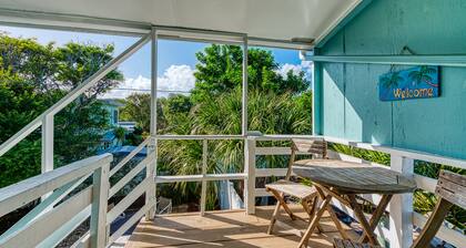Spacious Studio-King Bed-Beach
