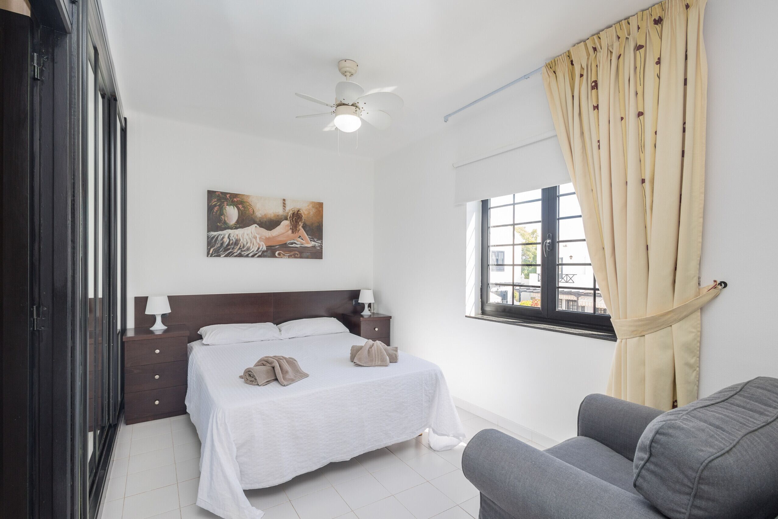 3 slaapkamers, een strijkplank/strijkijzer, wifi, beddengoed