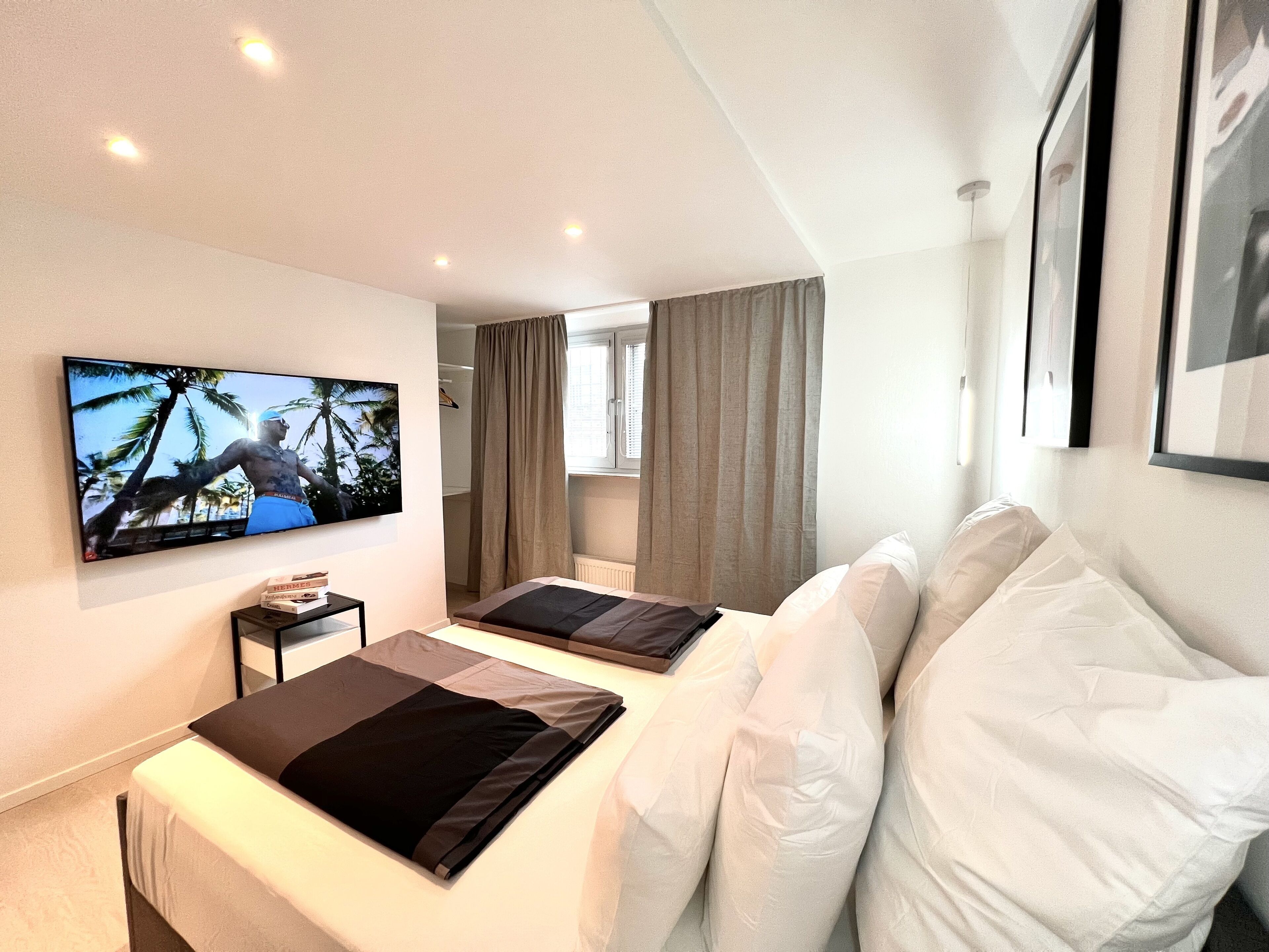 2 slaapkamers, een strijkplank/strijkijzer, wifi, beddengoed