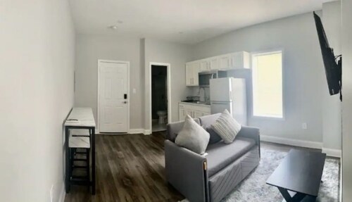 Luxurious, Comfortable Suite#2
