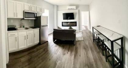 Luxurious, Comfortable Suite#2