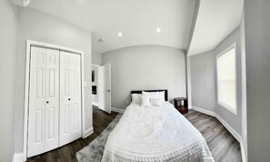 Room - Luxurious, comfortable suites #3
 (Cleveland)