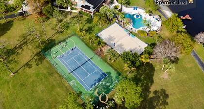 2 Home Sport Complex W/ Private Lake & Theater!
