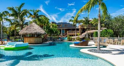 2 Home Sport Complex W/ Private Lake & Theater!