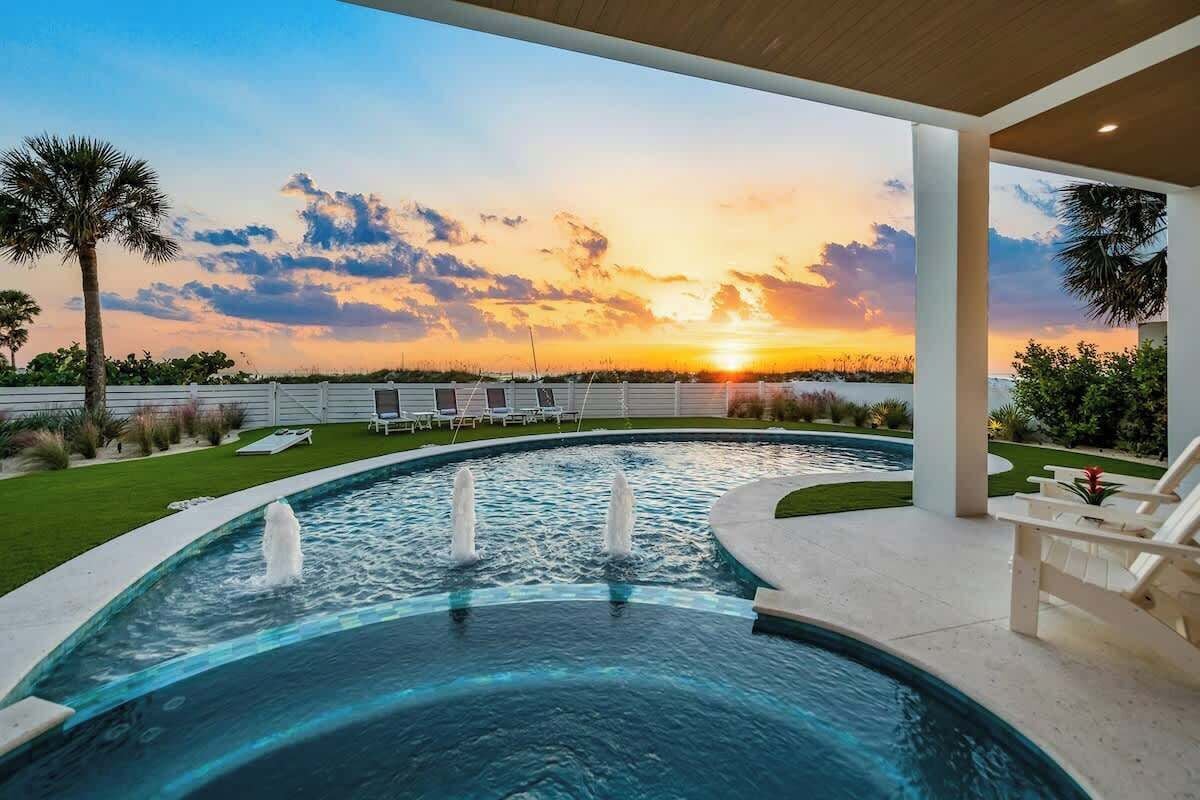 室外游泳池，恒温泳池