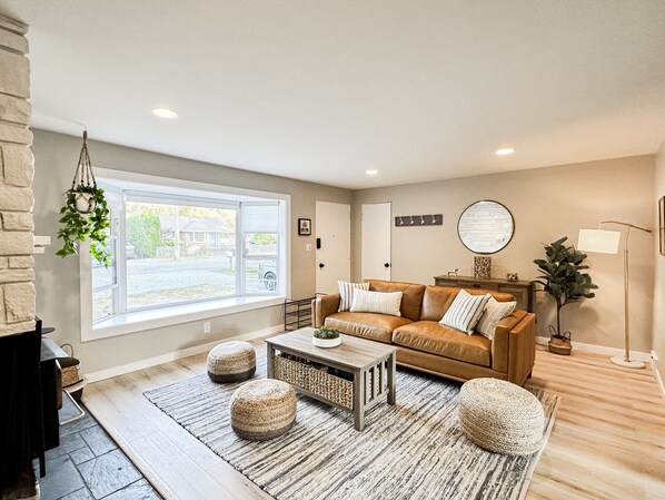 智能电视、办公室