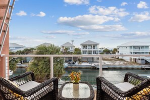 Property grounds - Waterfront Living, STEPS to the BEACH, Sleeps 15! (Navarre)