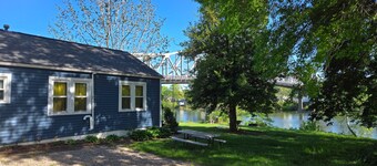 Cozy River Cottage