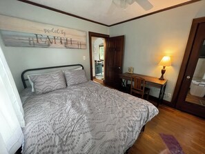 2 bedrooms, desk, iron/ironing board, free WiFi