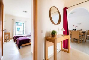 2 soverom, strykejern/-brett, reiseseng for barn og wi-fi (inkludert)