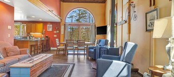 Stratton; 6 min. King beds. Pool Table. Wood Stove. Dog friendly