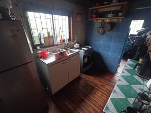 Réfrigérateur, four, plaque de cuisson