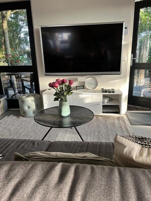 1 Schlafzimmer, Schreibtisch, WLAN, Bettwäsche