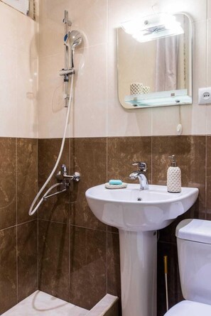 Comfort Apartment | Bathroom