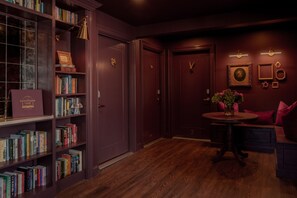 Lobby - The Bookhouse Hotel (Kennett Square)