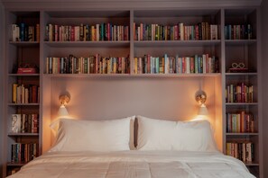 Down duvets, memory-foam beds, individually decorated - The Bookhouse Hotel (Kennett Square)