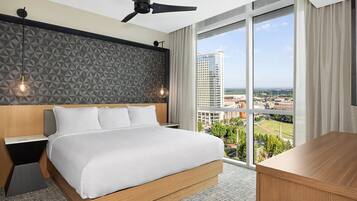 1 bedroom, in-room safe, iron/ironing board, free WiFi