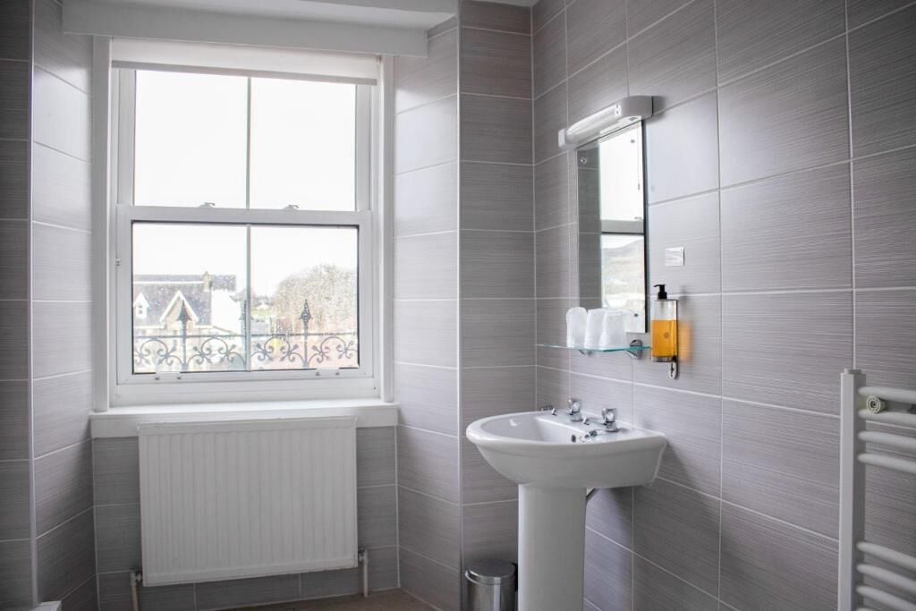 Familien-Dreibettzimmer | Badezimmer