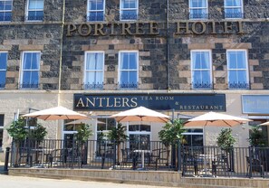 Terrace/patio - The Portree Hotel  (Portree)