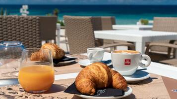 Daily cooked-to-order breakfast for a fee