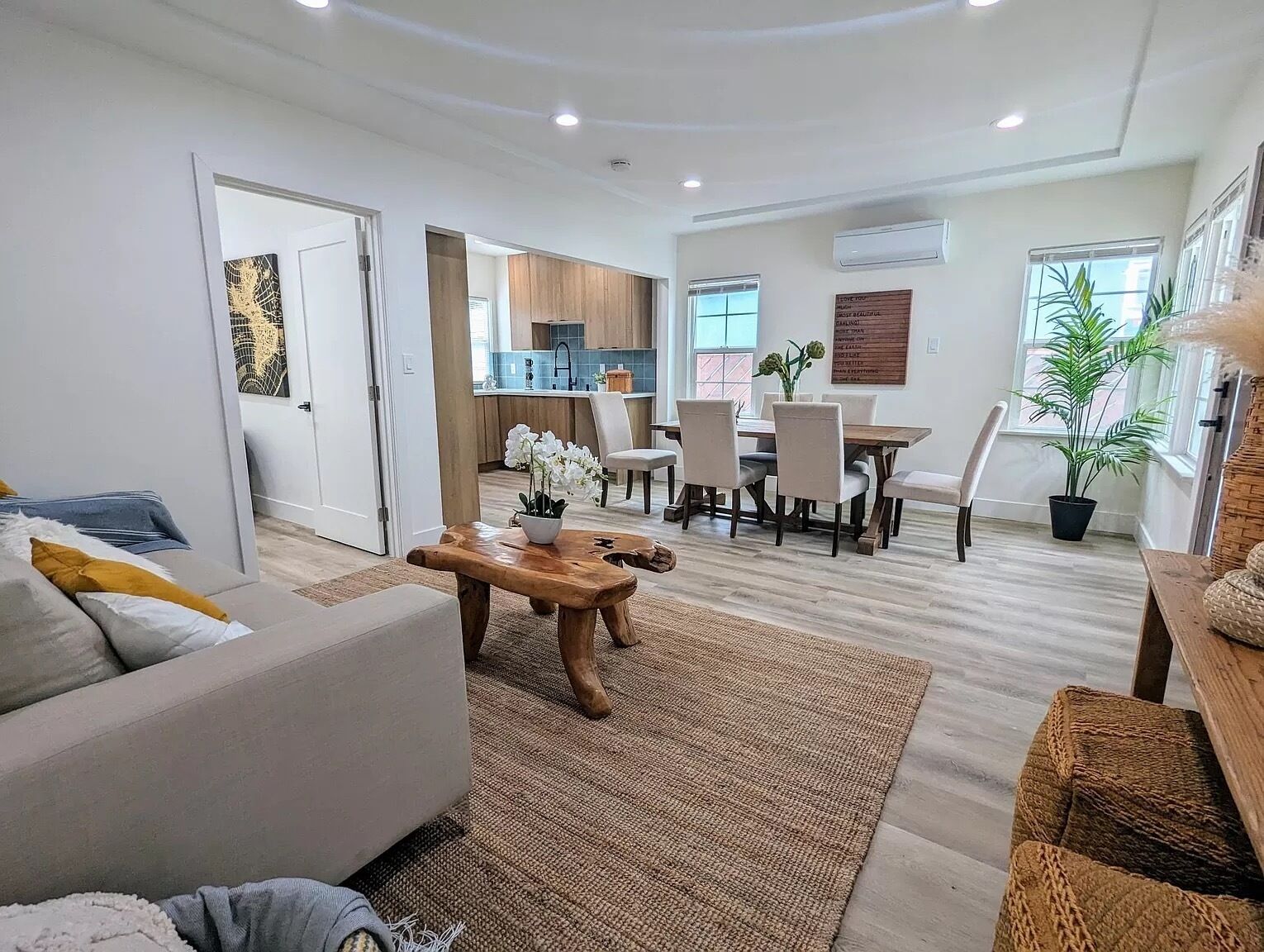 Artful Home 3Bed 2Bath El Sereno Central To All