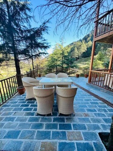 Where luxury meets nature.