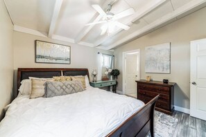 3 quartos, ferros/tábuas de passar roupa, Wi-Fi, roupa de cama