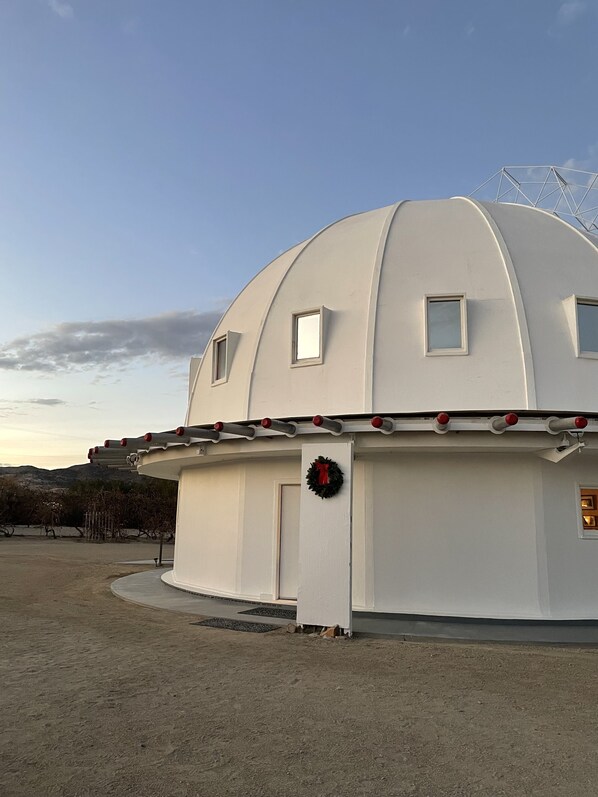 Exterior - Serenity Now / Spa+Outdoor Shower+Hammocks+RV h/up (Landers)