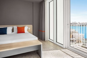 Quarto superior, 1 cama King, para não fumantes, vista para o mar | 1 quarto, roupas de cama antialérgicas, cofres nos quartos, escrivaninha