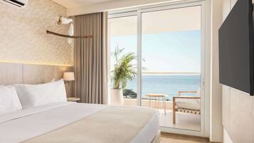 In-room safe, laptop workspace, soundproofing, free WiFi