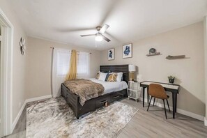 3 bedrooms, desk, iron/ironing board, free WiFi