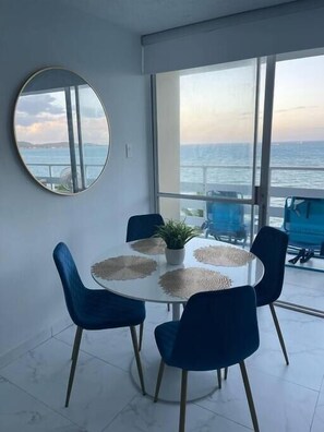 Dining - Hermoso apartamento frente al mar Ocean Blue Love❤️ (Fajardo)