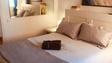 1 bedroom, iron/ironing board, WiFi, bed sheets