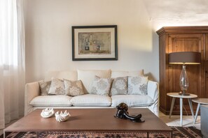 Smart TV - Romantic Villa in Masseria San Rocco (Salento) with large garden and pool (Gallipoli)