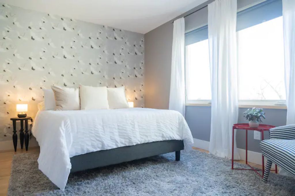 2 soverom, strykejern/-brett, reiseseng for barn og wi-fi (inkludert)