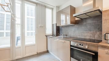 Fridge, microwave, oven, dishwasher