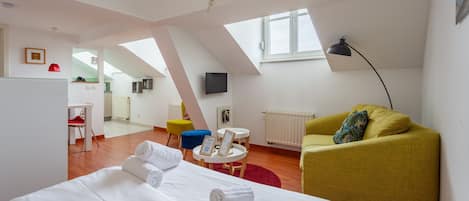 Iron/ironing board, free WiFi, bed sheets