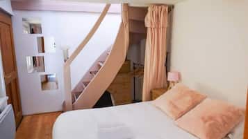 1 bedroom, free WiFi, bed sheets