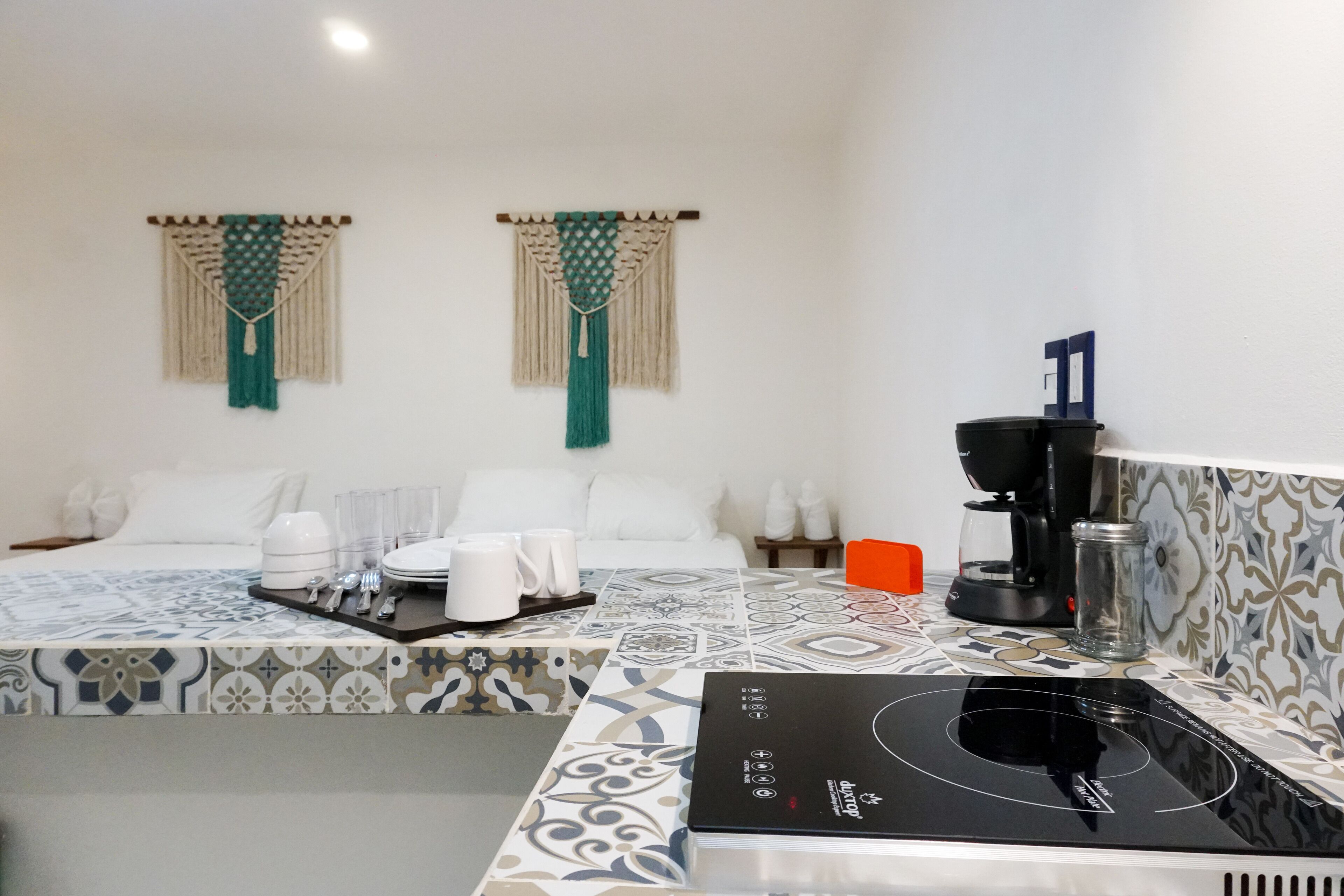 Deluxe Double with Single | Eigene Küche | Mini-Kühlschrank, Herdplatte, Wasserkocher mit Kaffee-/Teezubehör