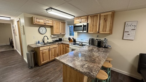 303 2bd lower · Vintage 2 bedroom close to downtown and river walk