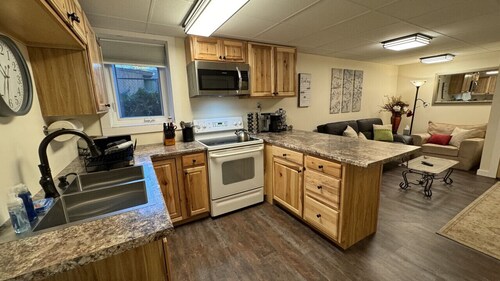 303 2bd lower · Vintage 2 bedroom close to downtown and river walk