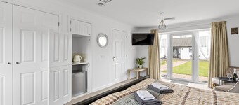 Number 6 - Lytton Tree Lodge - Reydon