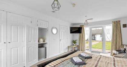 Number 6 - Lytton Tree Lodge - Reydon